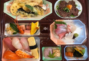 会席弁当