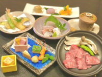 旬味菜々会席～近江牛(A5)の陶板焼～